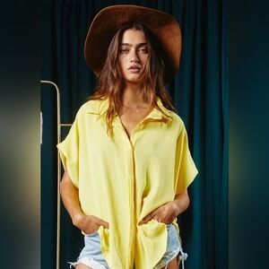 BUCKETLIST Yellow Short-Sleeve Tunic Shirt